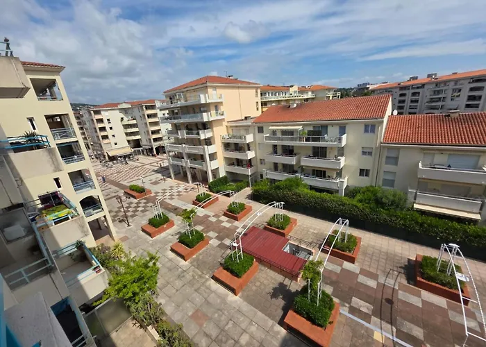 Les Pins Bleus-3 By Interhome